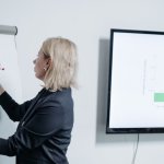 Od eksperta do przedsiębiorcy: praktyczne sposoby na zarabianie na swojej wiedzy