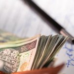 Od wyprowadzki do stabilności: Twój plan finansowy na start dorosłego życia
