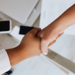 Z szefem po tej samej stronie: 9 kroków do partnerskiej współpracy i pracy bez nerwów